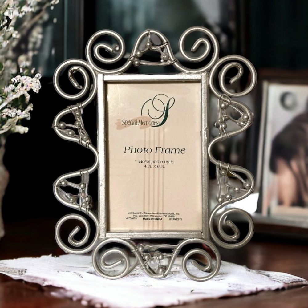 4" x 6" Silver Satin Matte Finish Metal Picture Frame Freestanding Table Top y2k